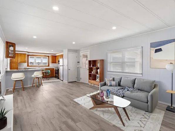 46 Louie Ln, Raynham, MA 02767