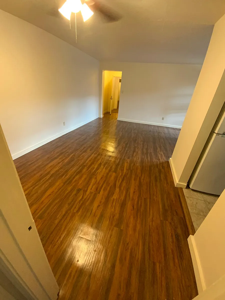 Building Photo - 809 College St #7