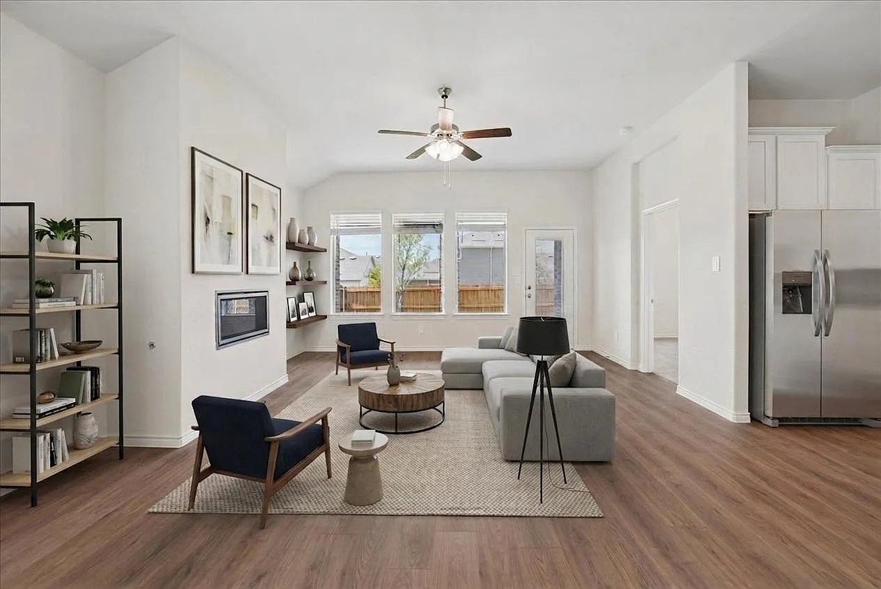 4 bed, 2052 sqft, $2,195 — Photo 3