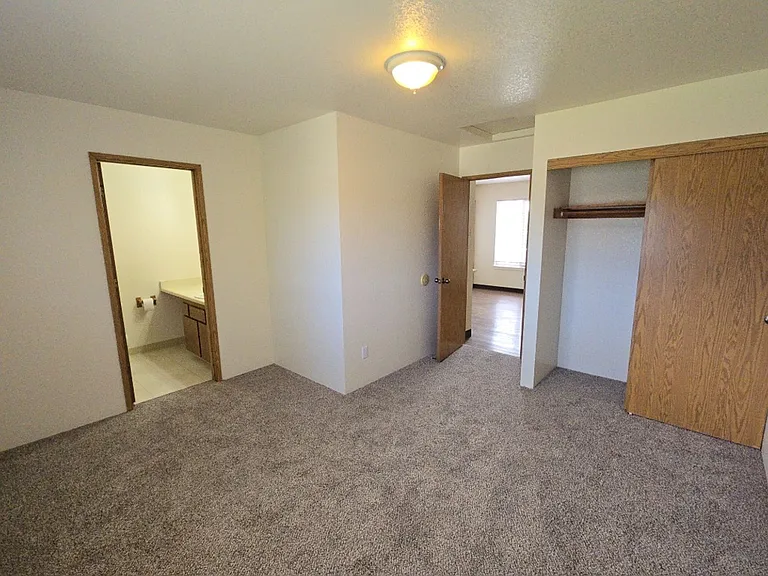 5030 & 5036 Valley East Blvd — Photo 11