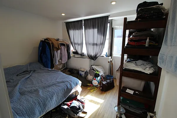 Rented by Mossanen Group | media 33