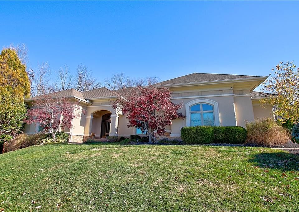 1st image of 134 Castle Pine Ct