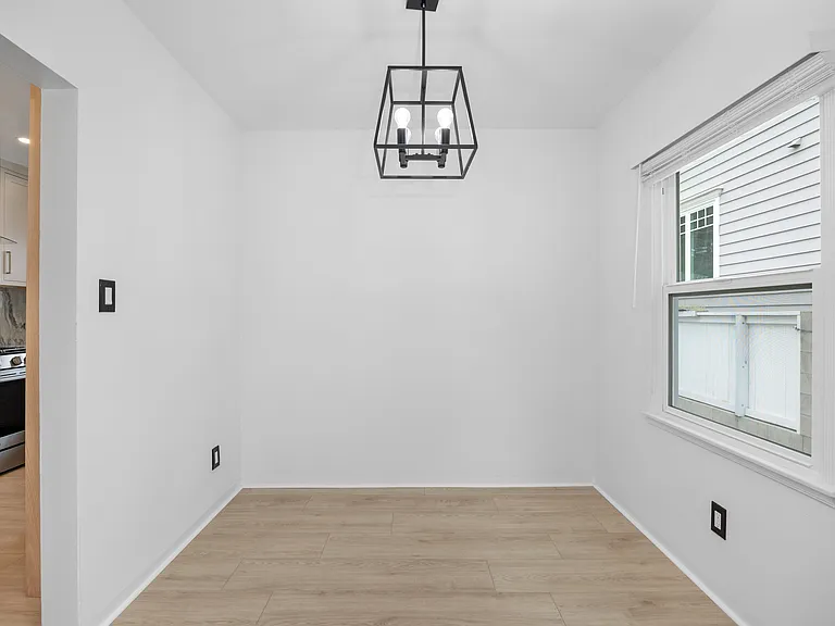 340 Avenue F — Photo 7