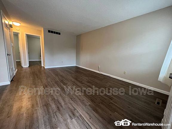 4th image of 906 SE 10th St