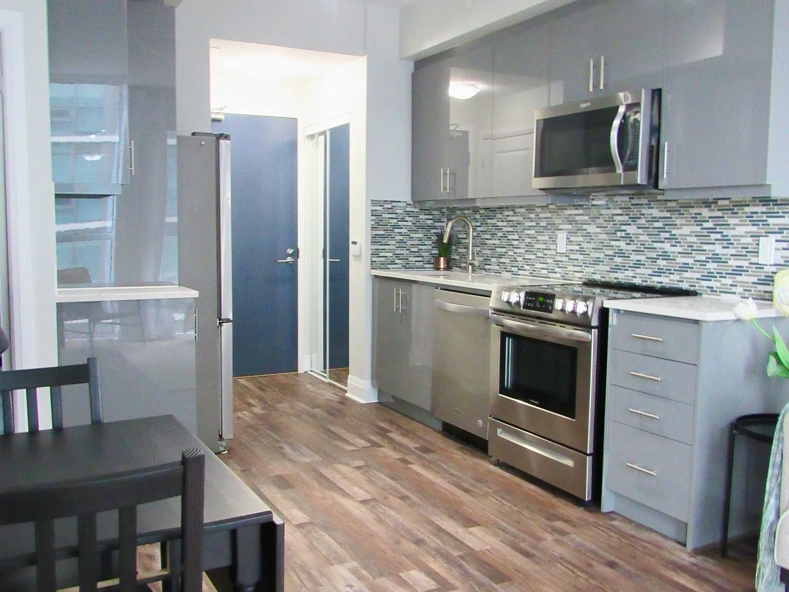 IQ Condos — Photo 4