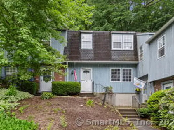 61 Taylor Avenue APT K, Bethel, CT 06801