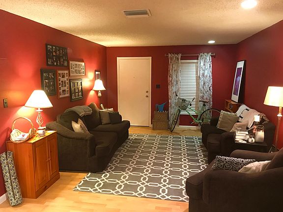 3rd image of 2878 Plaza Terrace Dr