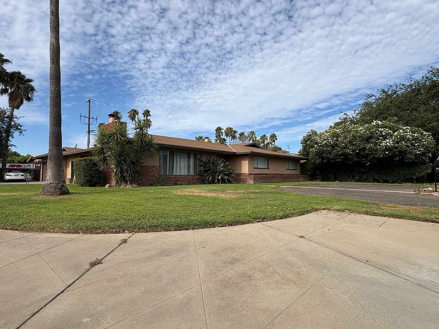 W Twain Ave, Fresno — Photo 1