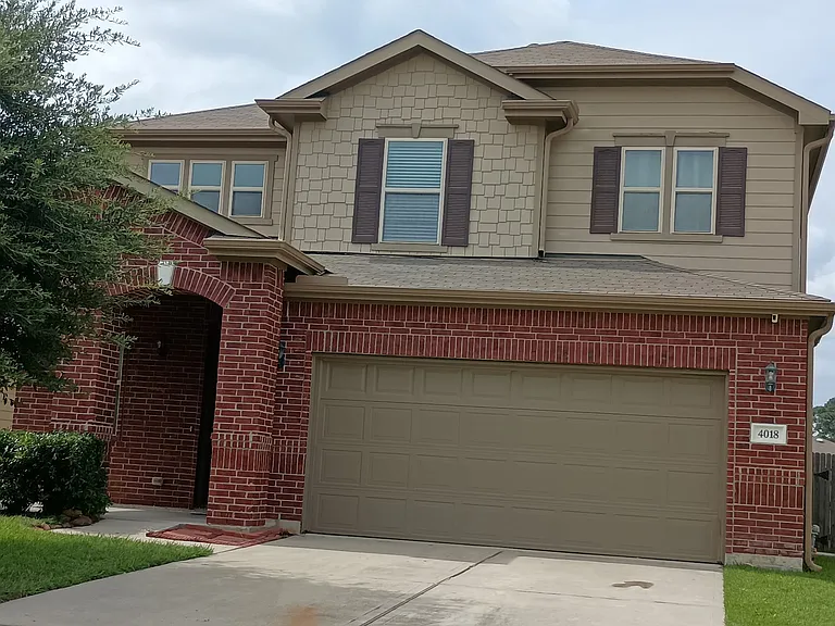 4018 Fernglade Dr — Photo 2