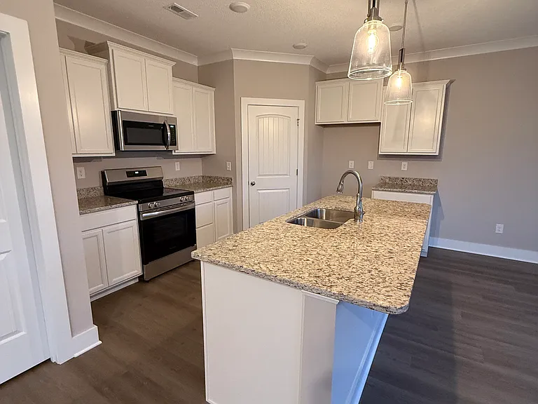 2727 Farmhouse Dr — Photo 3