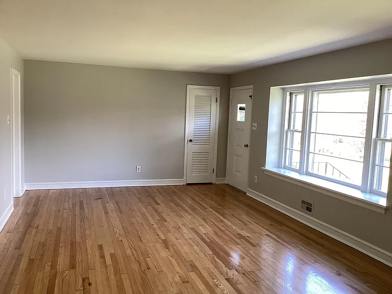 7507 Brisbane Dr — Photo 6
