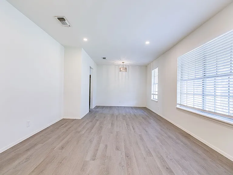 2708 Canyon Creek Dr — Photo 6