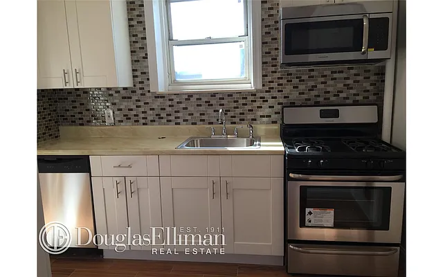 Rented by Douglas Elliman | media 24