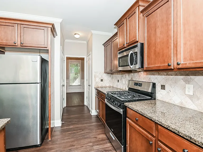 717 Midway Ave — Photo 9
