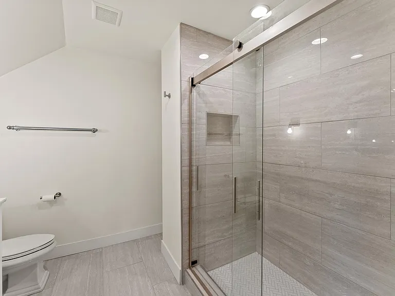 Bathrom with Euro Shower