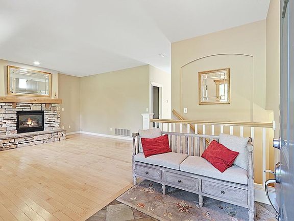 3rd image of 7411 Warren Ave SE #B