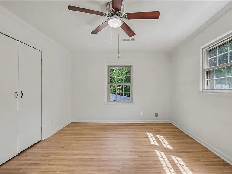 3582 Cloudland Dr — Photo 16
