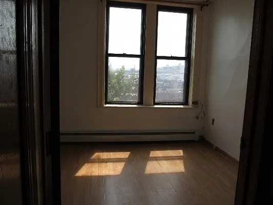 Rented by FlatFinders Realty | media 30