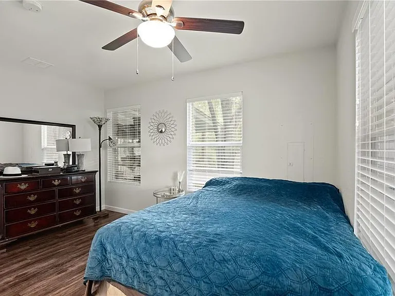 1801 Maple Ave — Photo 10