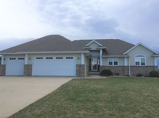 128 Whitetail Rdg, Hudson, IA 50643