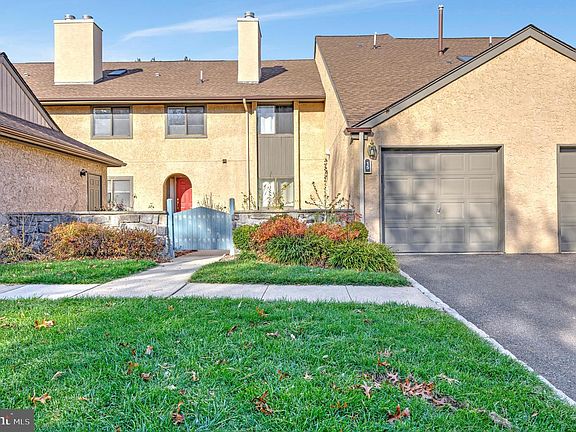 3rd image of 15 Ashford Dr