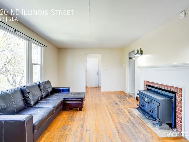 720 NE Illinois St — Photo 8