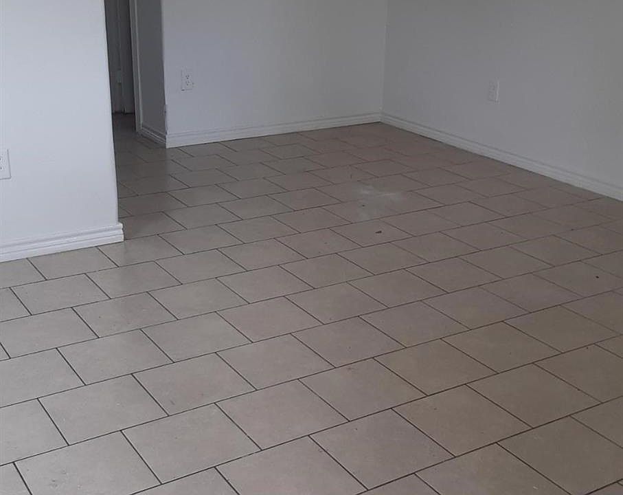 1st image of 809 Washington St #B