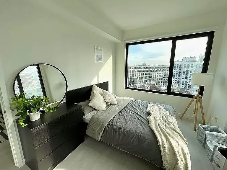 22 Chapel St #13J — Photo 3