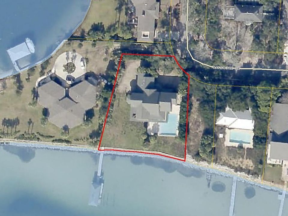1st image of 11 Bayshore Dr