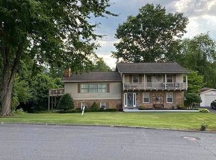 707 Fairway Dr, Elizabethton, TN 37643