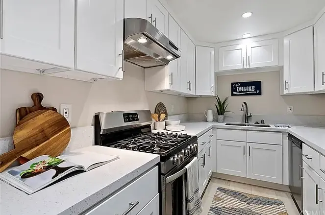 497 El Molino Ave #204 — Photo 9