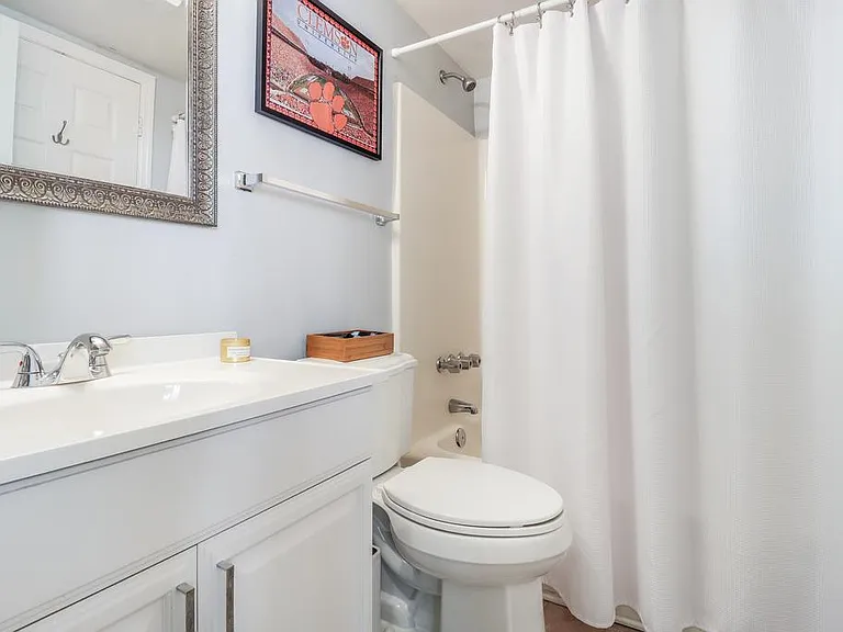 1050 Planters Pl — Photo 6