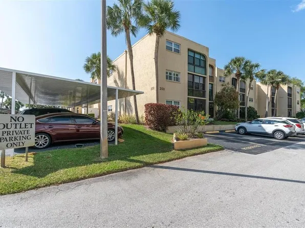 11485 OAKHURST ROAD #221, LARGO, FL 33774