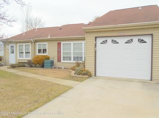 909B Liverpool Cir, Manchester Township, NJ 08759