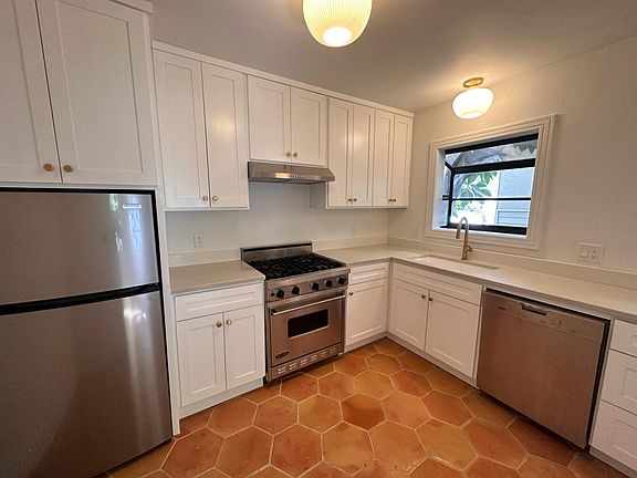 5th image of 2074 Paramount Dr