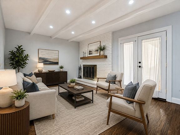 3rd image of 4819 Skillman St #108