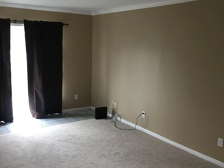 2465 Indianola Ave — Photo 20