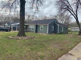 2412 SW 23rd St, Topeka, KS 66611