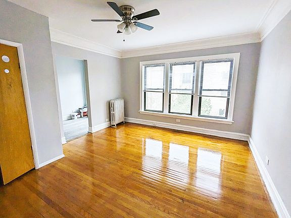 2nd image of 1600 W Morse Ave #2