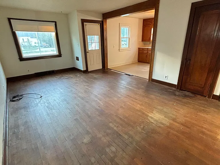 2205 S Pennsylvania Ave — Photo 5