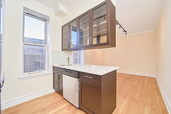 1st image of 207 W 10th St APT 2C