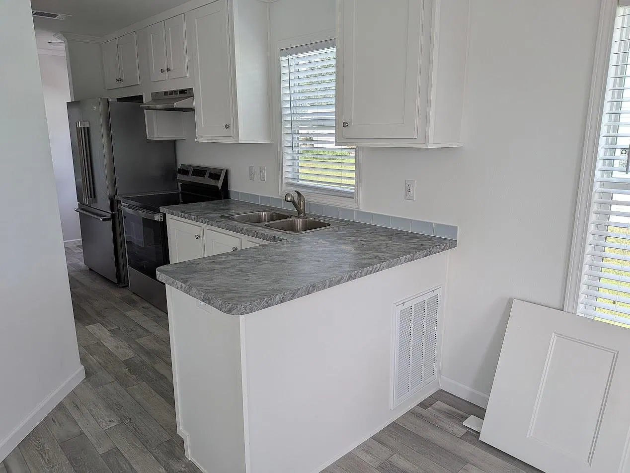 1 bed, 1.0 bath, $1,124 — Photo 2