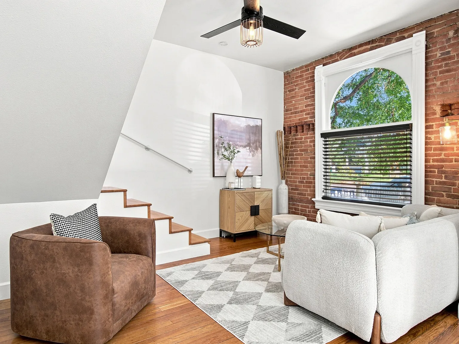 2 bed, 1036 sqft, $3,650 — Photo 4
