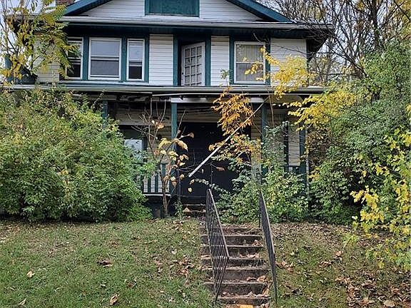 2nd image of 924 N Euclid Ave