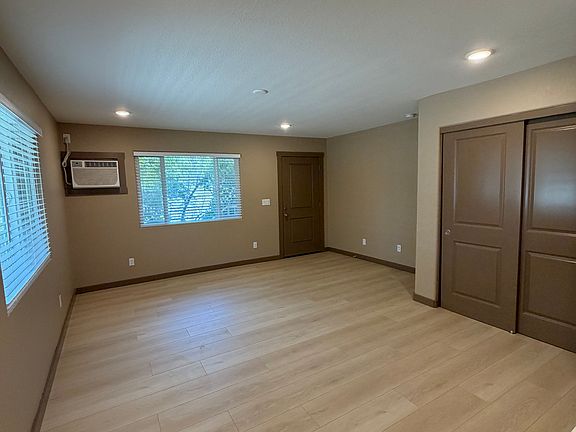 3rd image of 427 W 23rd St #C