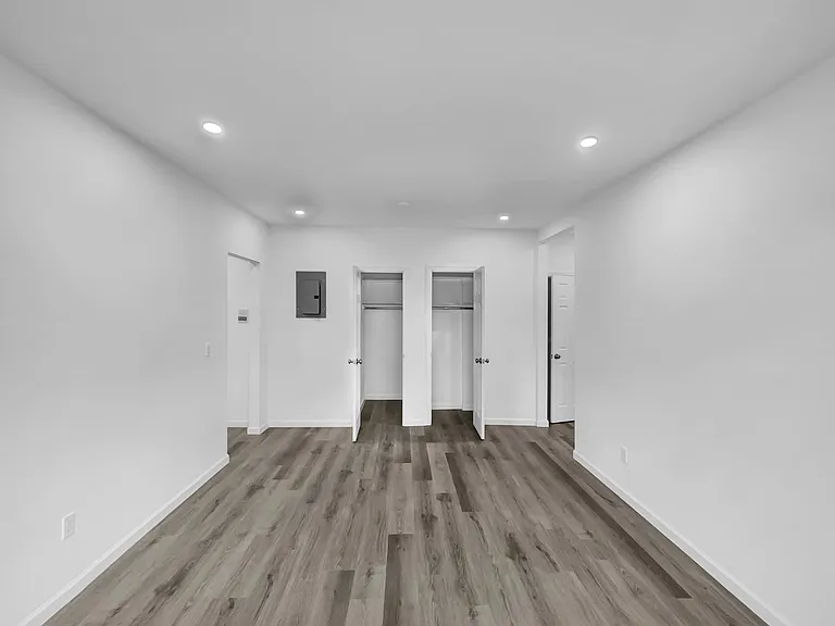 195 Lenox Rd #4B — Photo 2