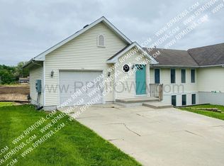 145 Christie Ln, Pleasant Hill, IA 50327