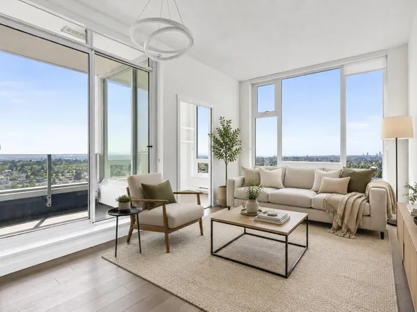 5665 Boundary Rd #3305, Vancouver, BC V5R 0E4