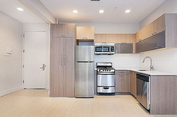 1st image of 272 W 139th St #3E