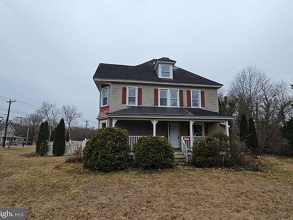 2nd image of 3226 S Main Rd